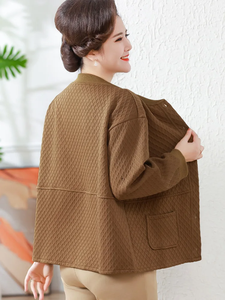 Очень большая женская одежда среднего и пожилого возраста. Осенняя одежда.