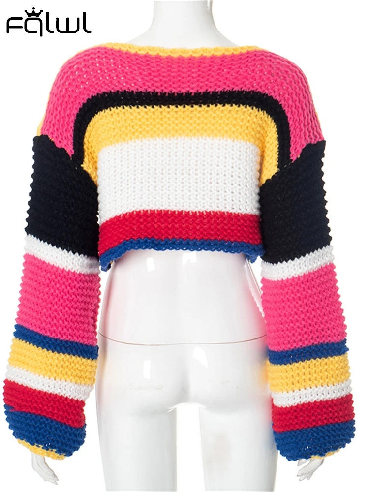 Женский трикотажный свитер с длинным рукавом в полоску