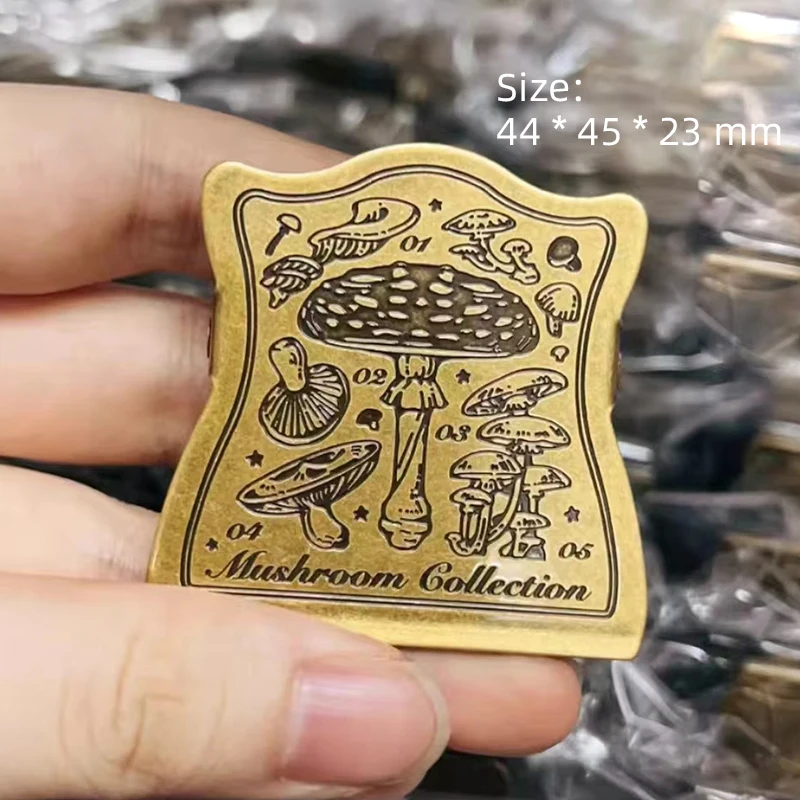 

Винтажный латунный зажим Velluto