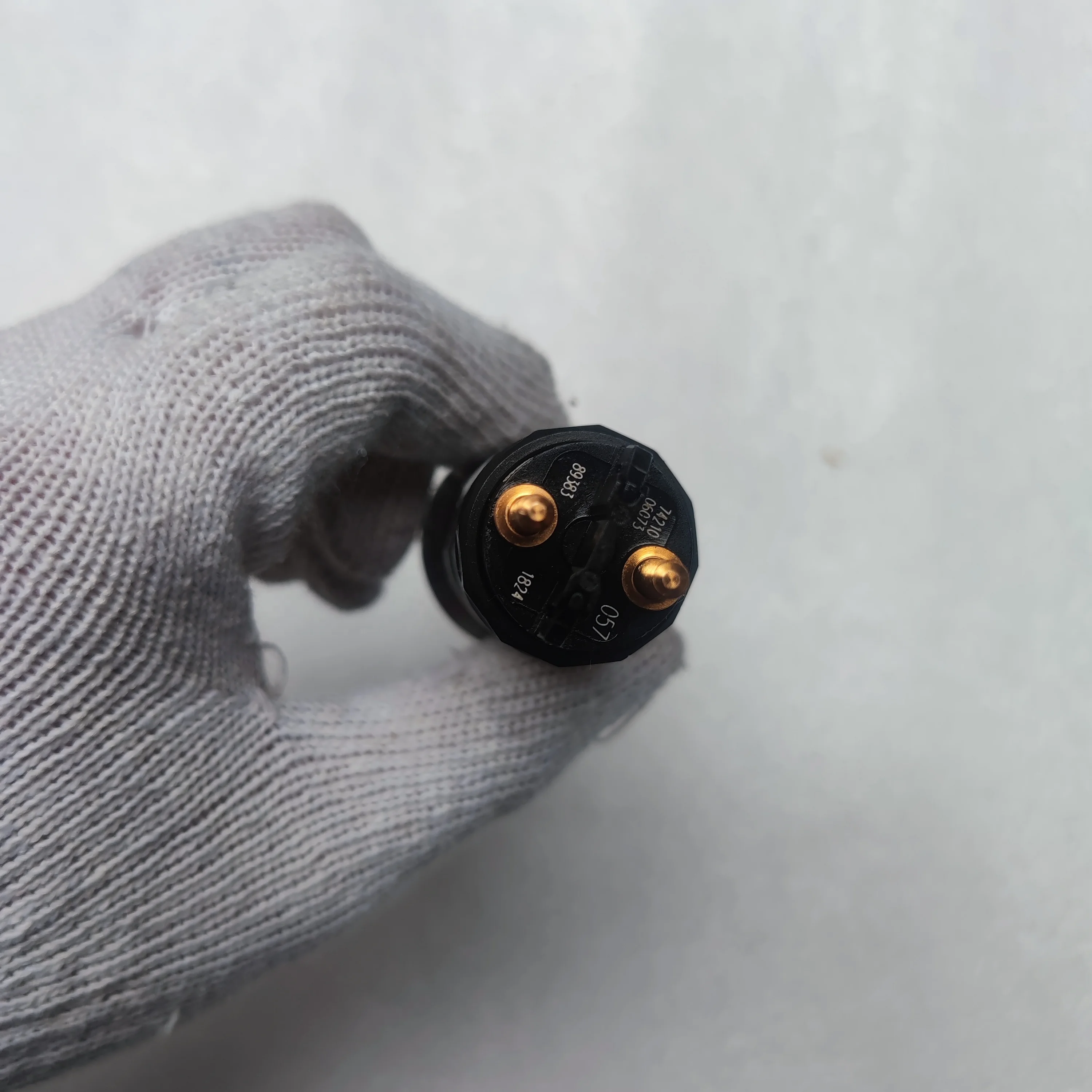 0445120057 автозапчасти форсунка системы питания с общей топливной магистралью 2854608