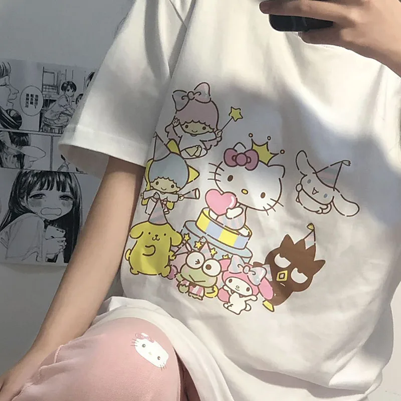 

Sanrios Hellokittys Kuromi Kawaii летняя свободная футболка с короткими рукавами с изображением сердечек для девочек с мультяшным принтом милый топ для студентов