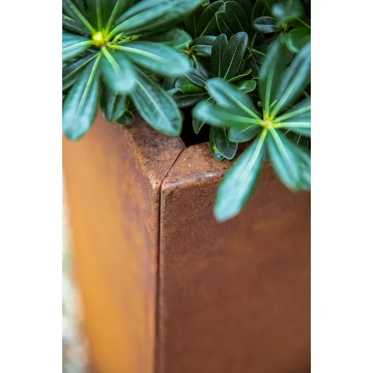Пьедестал серии Corten Steel — высокий кашпо из коorten стали для наружного