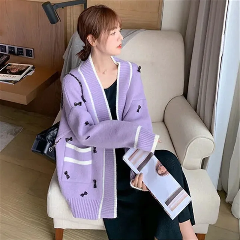 

Женский трикотажный кардиган с V-образным вырезом и длинным рукавом