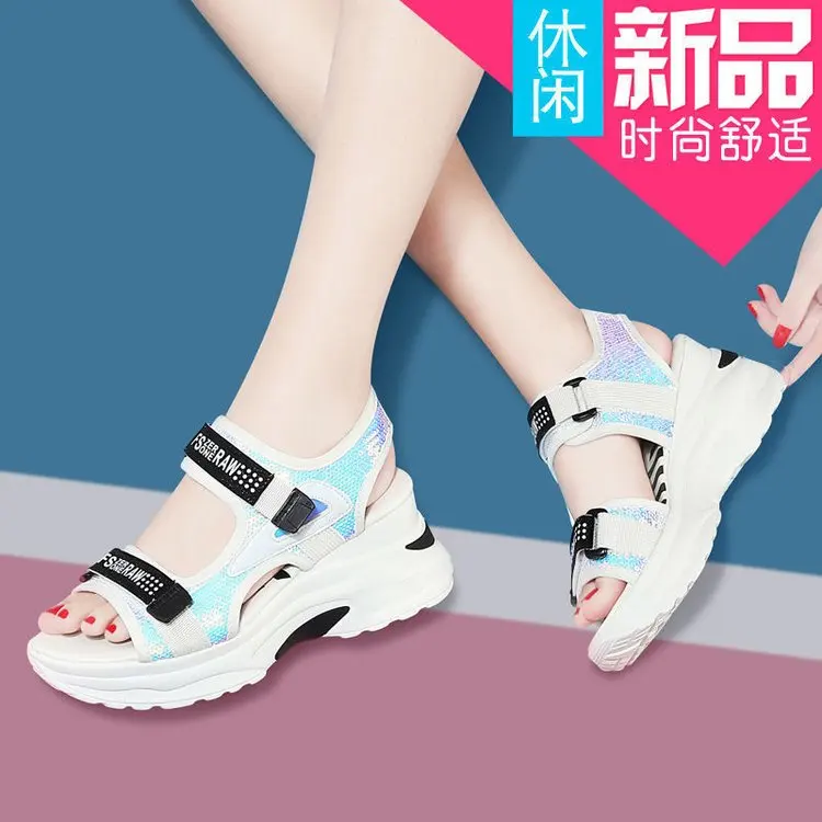 Летняя обувь для женщин на платформе с открытым носком увеличенная женская