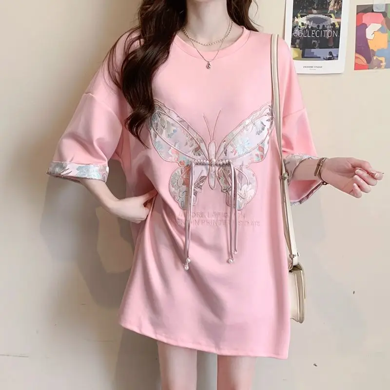 Футболка женская летняя с коротким рукавом и вышивкой в виде бабочки