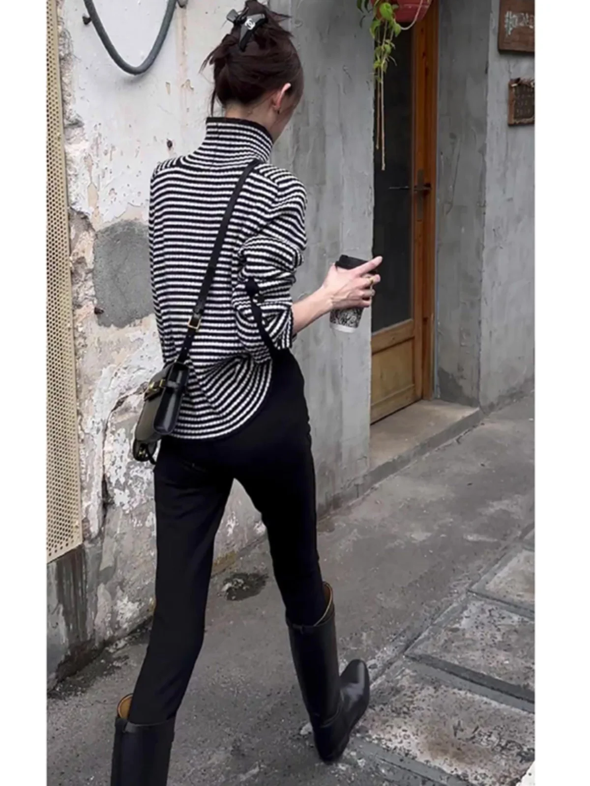 Fashionable Western Sle High-Grade Black and White Striped Knitted Bottoming Shirt Women Autumn Winter Loose Slimming I...