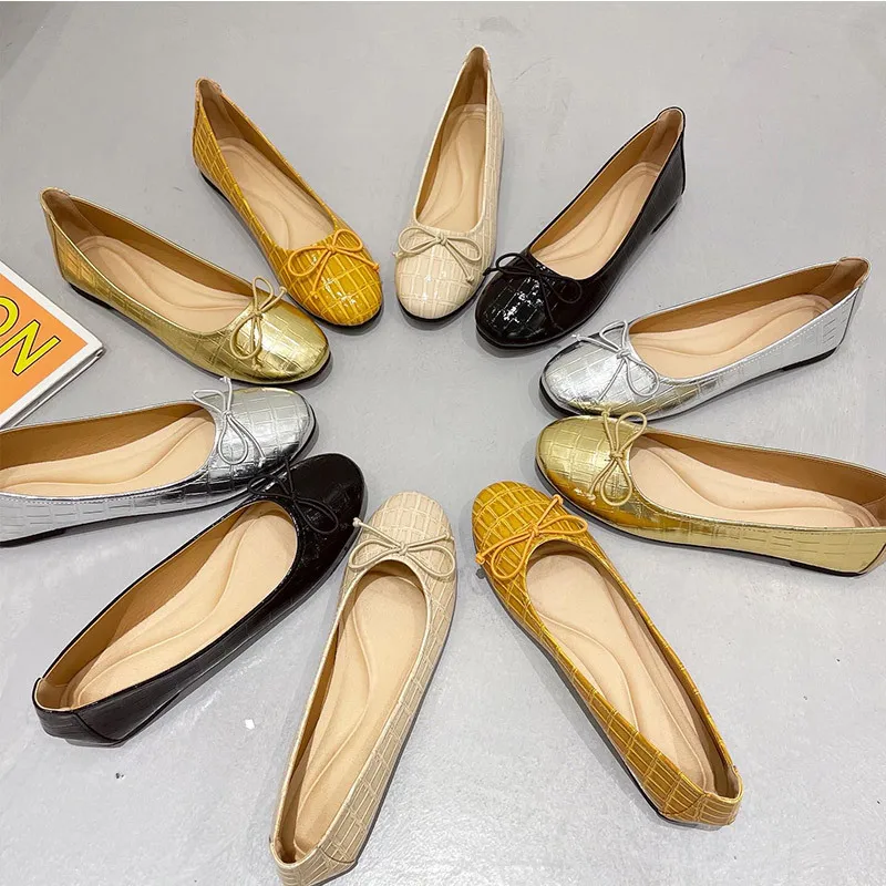 

Spring/Autumn Women's Flat Shoes 2021 New Casual Shallow Women's Shoes Silver Shoes Ladies Shoes Round Toe Large Size 41 42 43