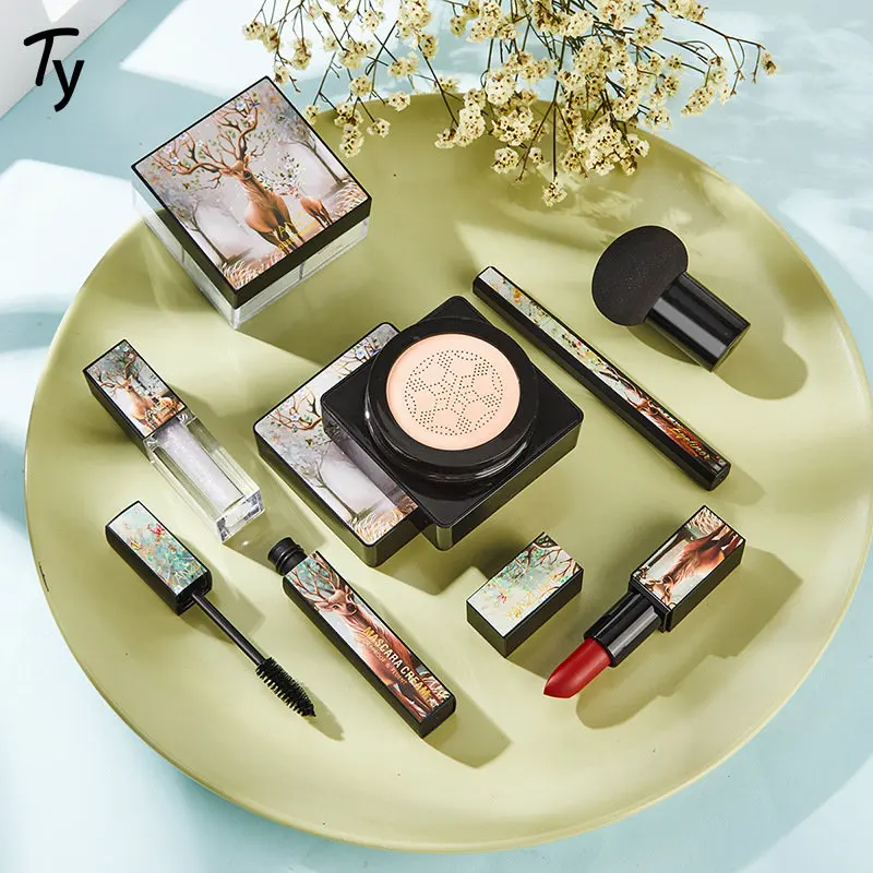 

The Spot 7/5 Elk Makeup Set Gift Box Valentine's Day Party Christmas Makeup Set Gift Daily Makeup Milk Concealer Makeup Set