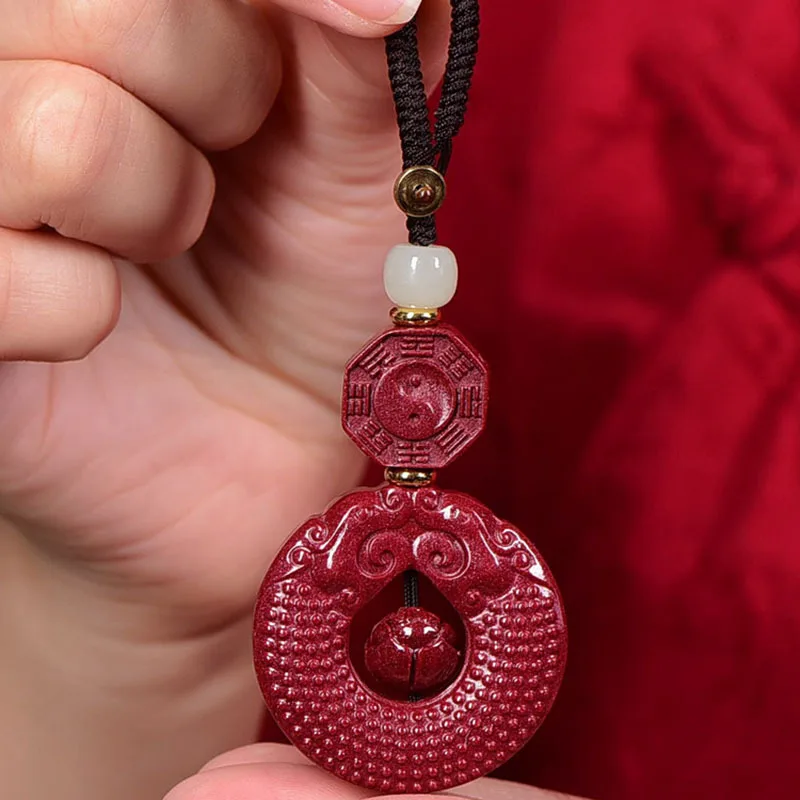 Женское и мужское колье для переноски автомобильных ключей