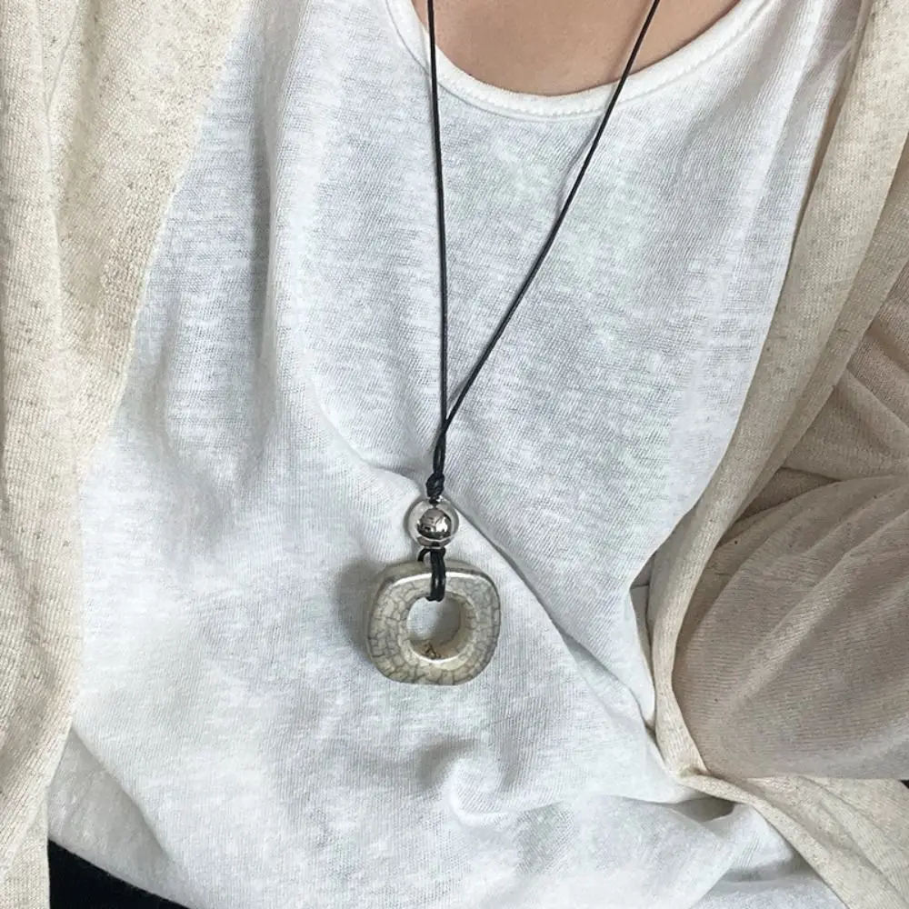 Модное ажурное ожерелье из натуральной верблюжьей кости квадратное в стиле бохо