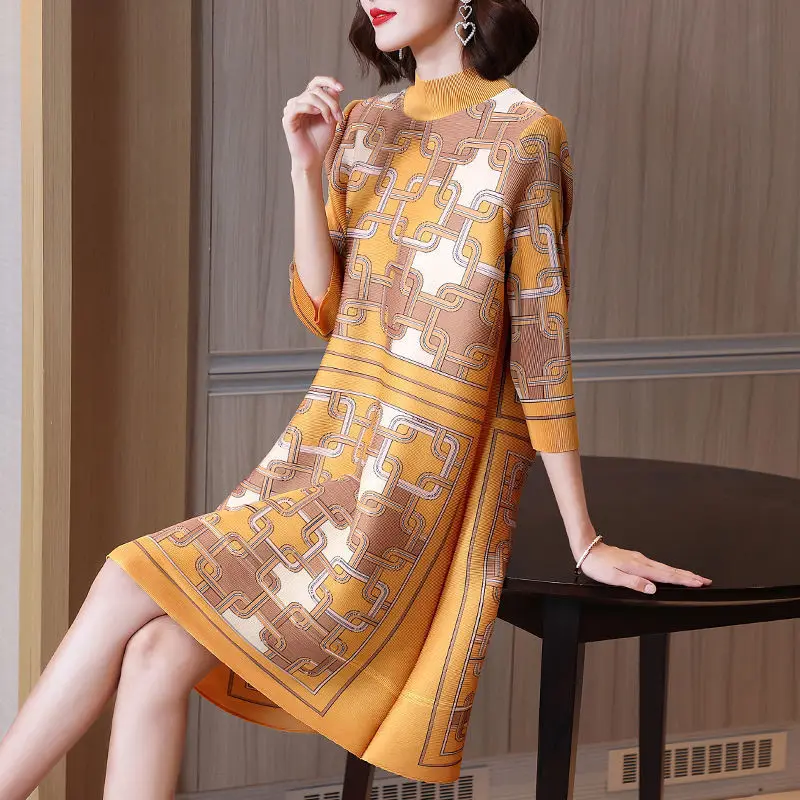 

Pleated mother temperament dress 2021 autumn new fashion print high neck loose large size age-reducing A-line women clothes