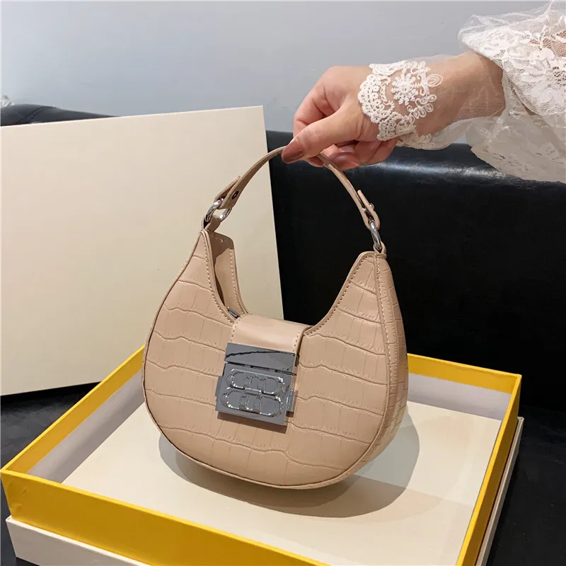 New 2023 Fashion Women's Skew Straddle Bag Trend Versatile Small Design Shoulder Portable Underarm Bags Women Purse And Handbags
