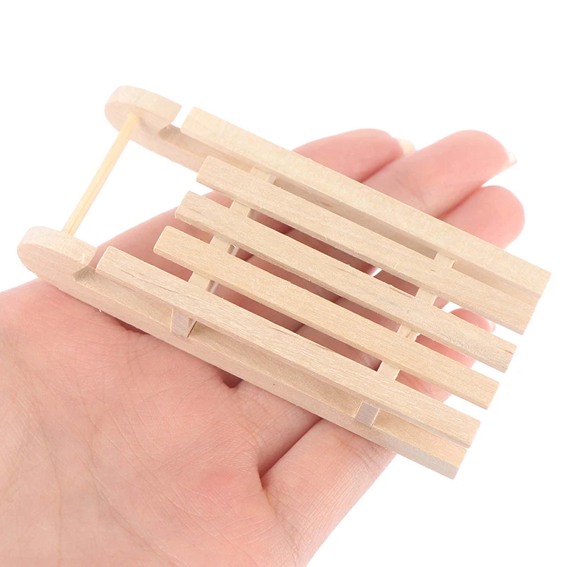 

1pc Mini Wooden Sleigh Gift Box Model DIY Christmas Landscape Doll House Accessory 1/12 For Kids Classic Toys