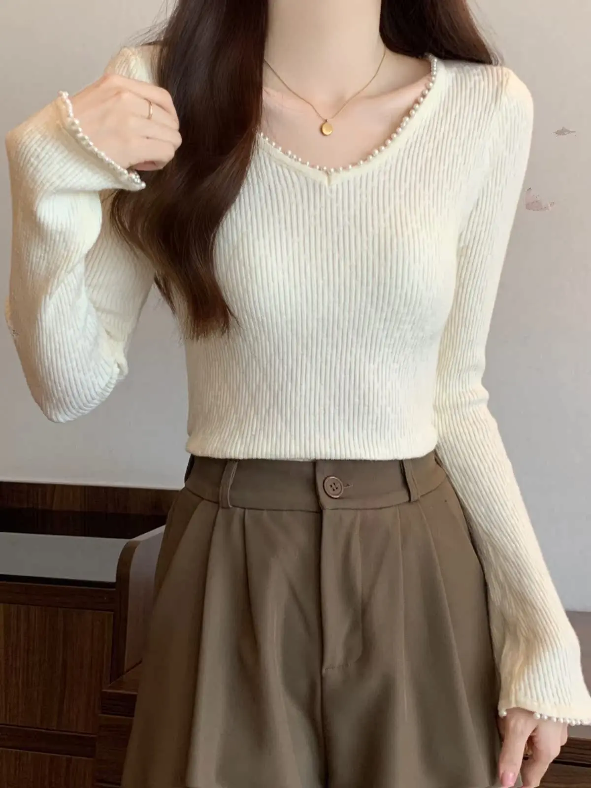 Black V-neck Sweater Women Inner wear Autumn and Winter High-Grade Beads Bell Sleeve Knitted Bottoming Shirt French sle Tem...