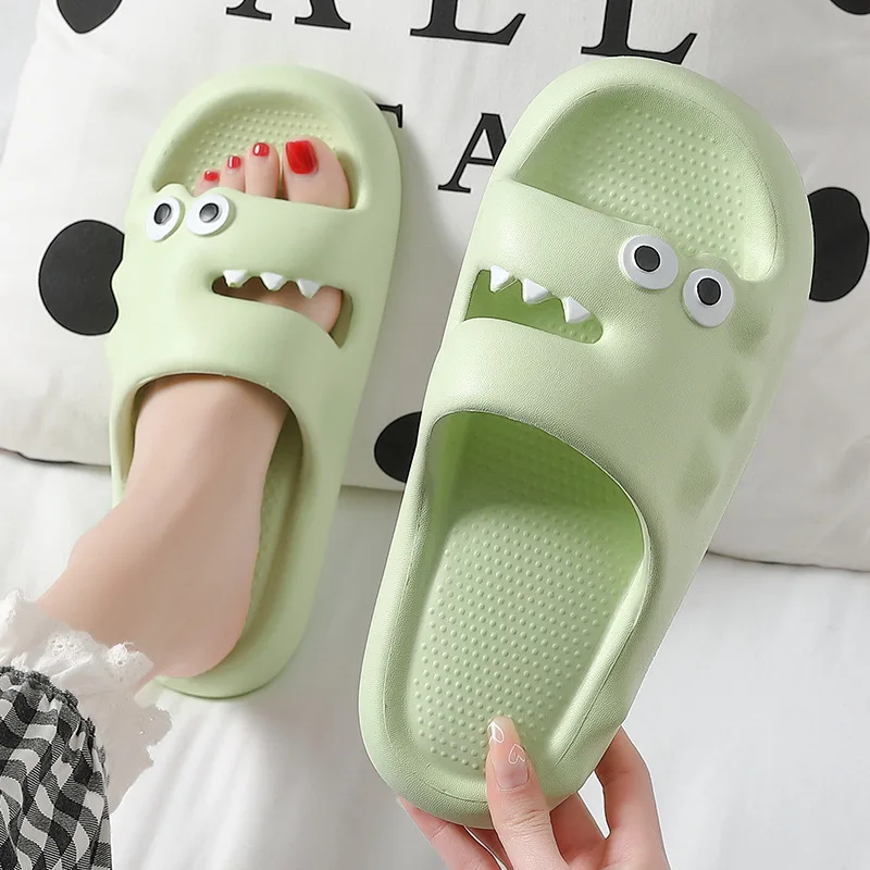 2023 Cartoon slippers Summer men's home anti-skid slippers women's home cute shit feeling slippers men