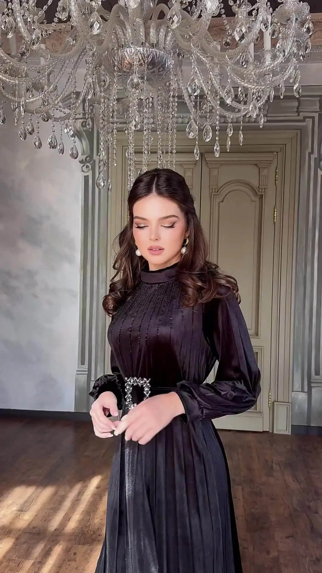 Женское свободное плиссированное платье с поясом однотонное в стиле ретро