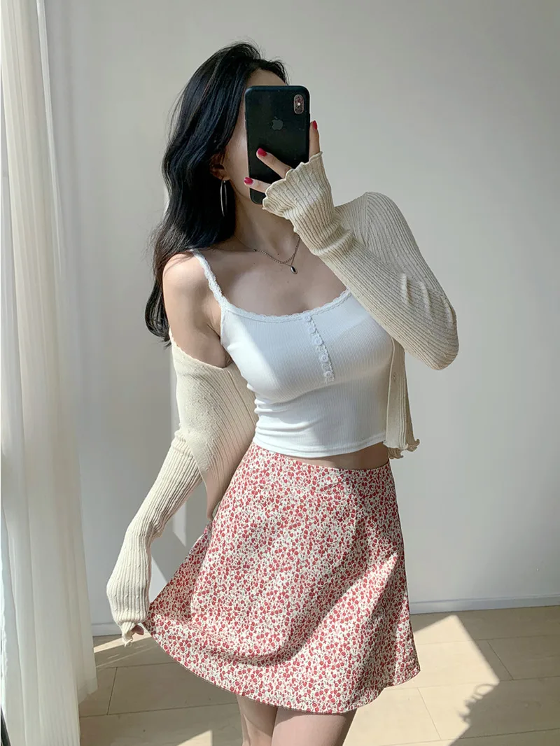 Женский кружевной топ с U-образным вырезом и пятью пуговицами