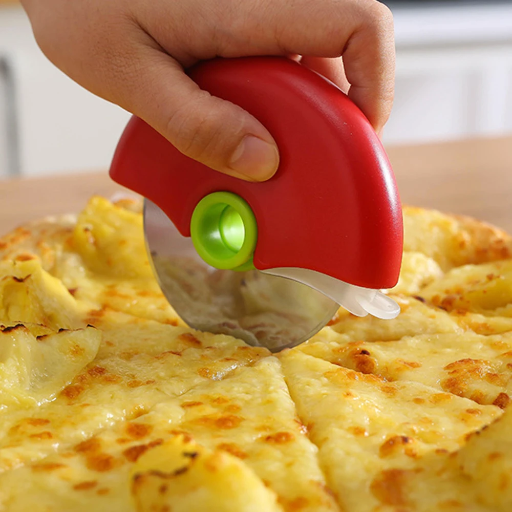 Круглый роликовый резак для пиццы с пластиковой ручкой и крышкой ...