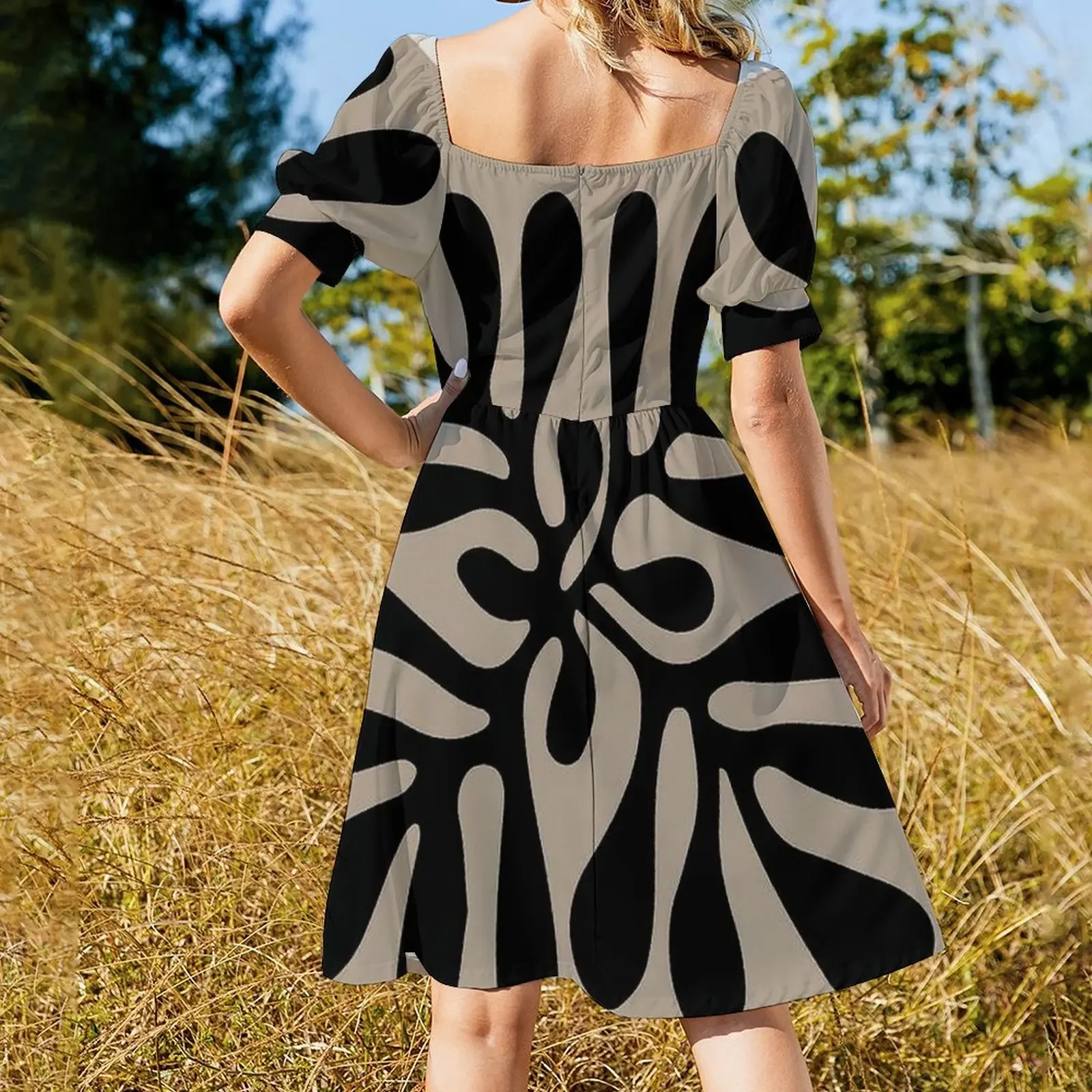 MATISSE: Papiers Decoupes Aix En Прованс рекламное платье с короткими рукавами и