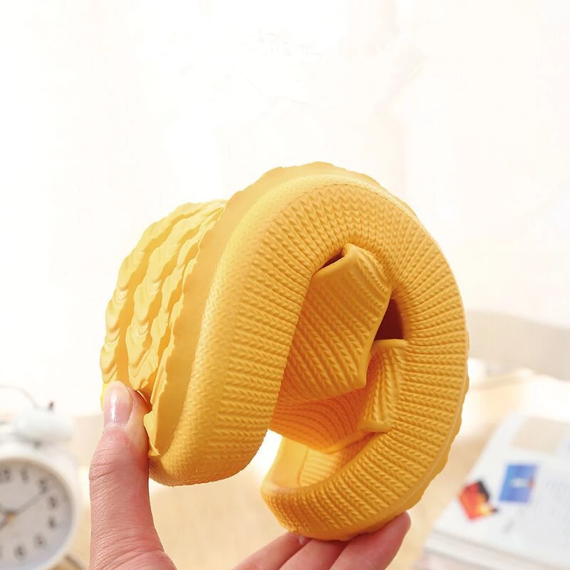 Summer Home Simple Thick Bottom Mute Slippers Couple Indoor Bathroom Anti-slip Sandals Unisex Comfortable High-end Sense Slipper