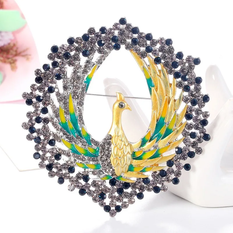 

2023 New Cute Girl Simple Brooches Pin Vintage Peacock Alloy Rhinestones Animals Corsage for Women Fashion Jewelry Accessories