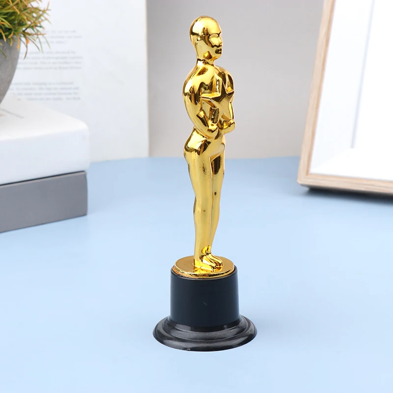 Маленькая золотистая Детская награда за конкурент статуэтки для домашнего