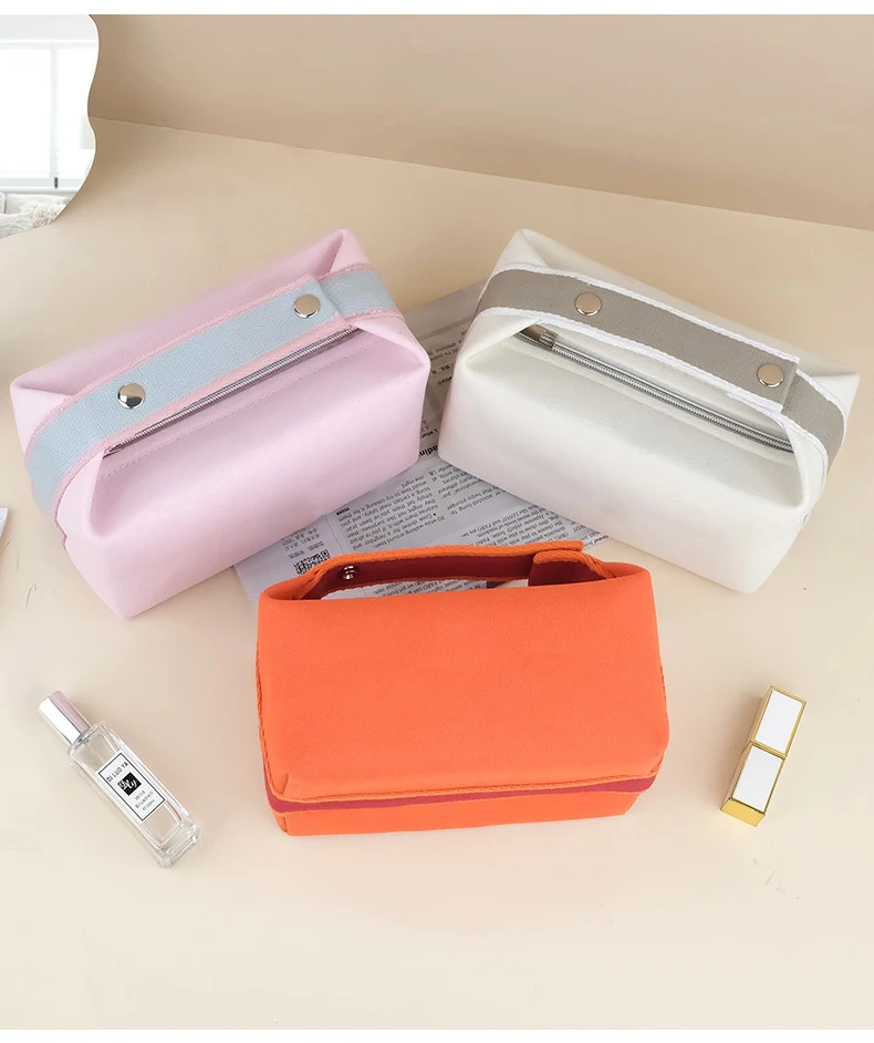 Вместительная косметичка для женщин