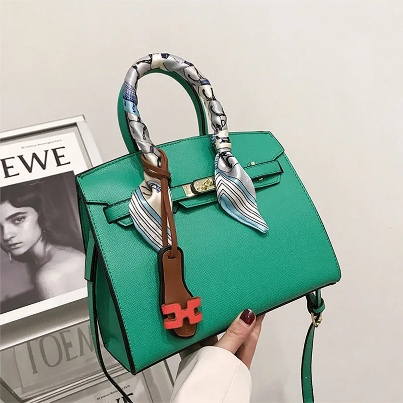 

Luxury Designer Handbags 2022 Ladies Designer Silk Scarf Messenger Bag Elegant Simple Large Capacity Shoulder Bag