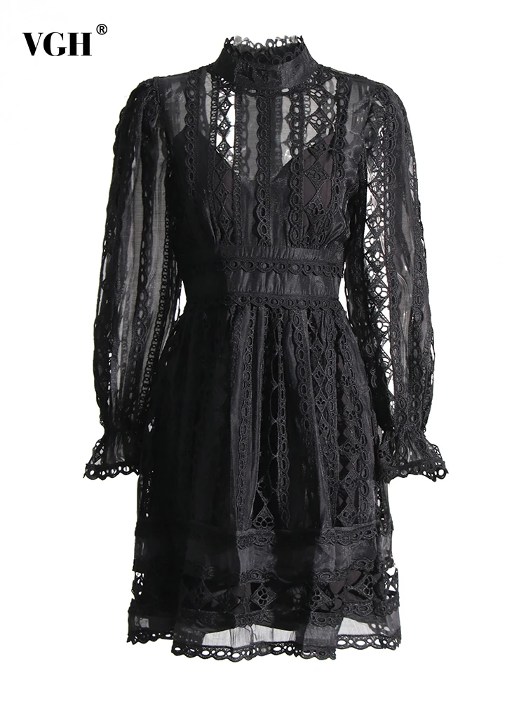 

Женское кружевное платье с рукавами-фонариками, высокой талией