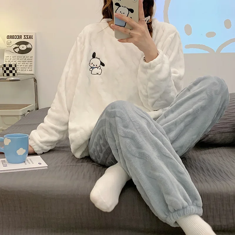 

Kawaii Sanrios Cinnamoroll Pompompurin Women's Coral Fleece Pajamas Pachacco My Melody Winter Cartoon Loose Loungewear Set Gift