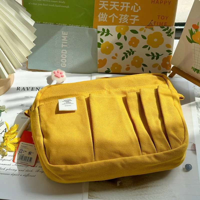 

Тканевый пенал для школьников