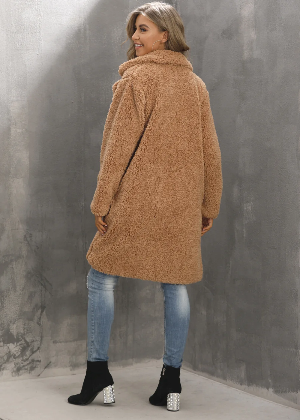 Autumn and Winter 2022 Women's suit collar imitation fur coat top Women's medium long plush coat coat Women
