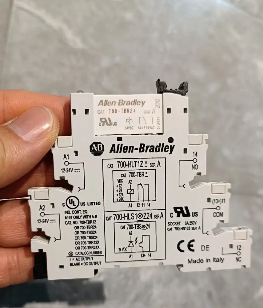 

AB 700-HLT1Z24 INTERFACE MODULE 24VDC BRAND NEW/EMS