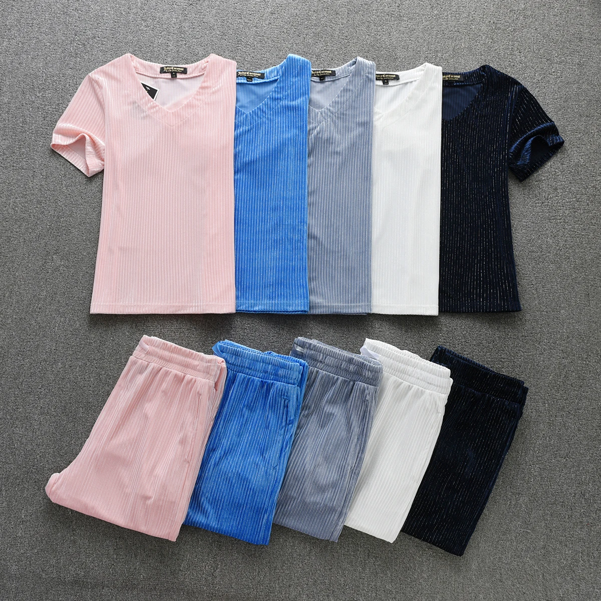 

Velours Tracksuit Women 2023 Summer New Casual V-Neck Golden Velvet Short Sleeved and Long Pants 2Piece Set