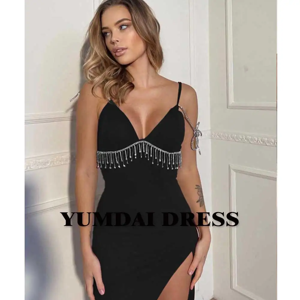 

Черное сексуальное платье YUMDI для выпускного вечера с V-образным вырезом, коктейльное платье со стразами и лямкой на шее, украшение с бахромой, основное салонное платье миди, блестящее платье