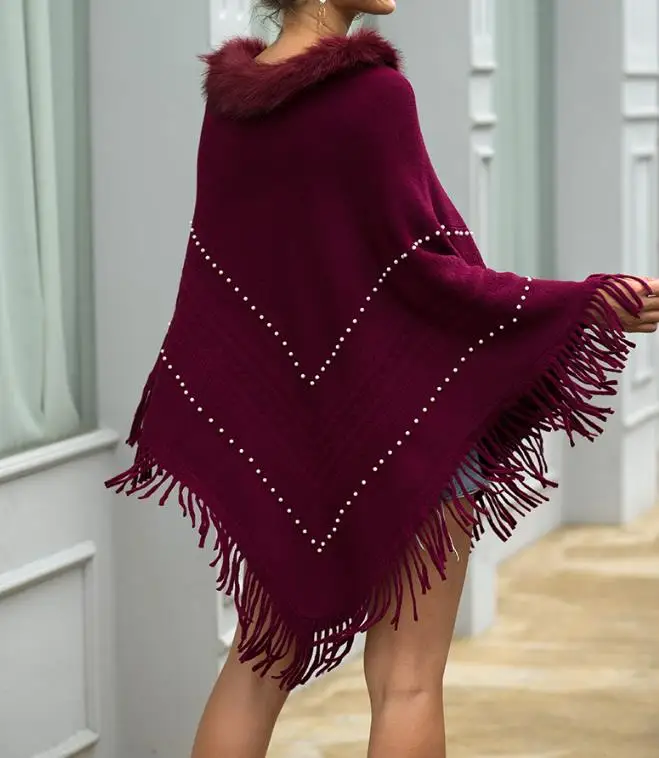 Рисунок 2 - Женская теплая шаль с кисточками