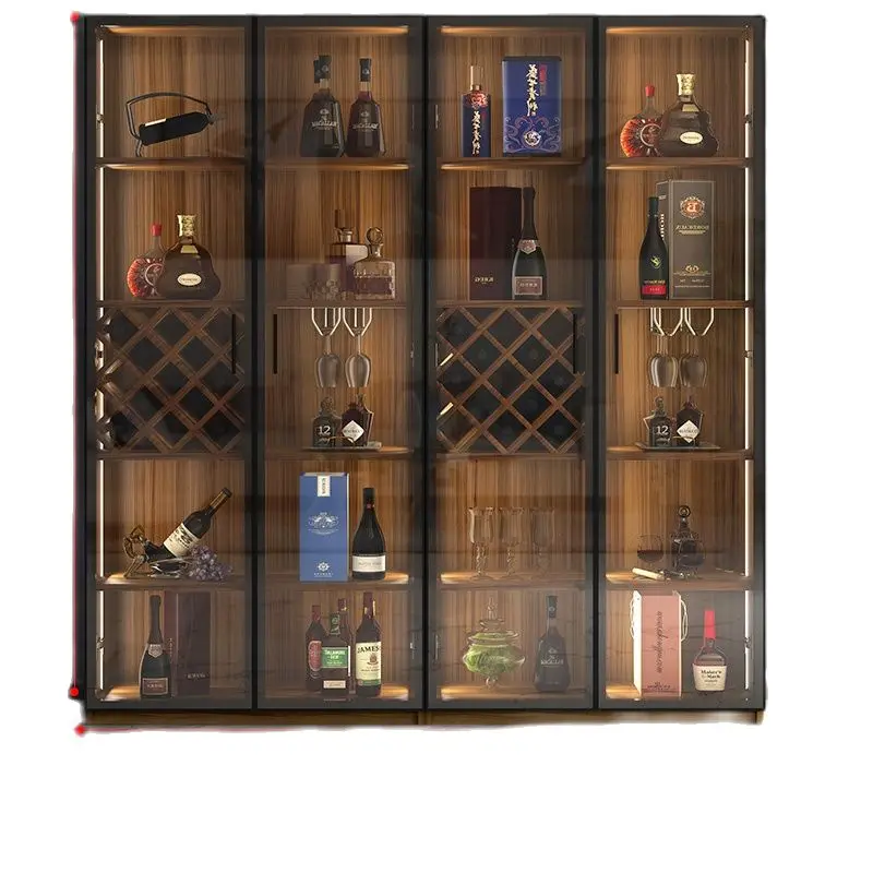 Четыре двери со светильниками