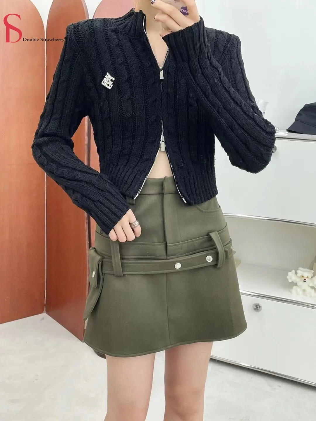 

Sweater Women's Aw Wang New Fashion Letter Pin Simple Slim Shoulder Pad Stand Collar Double Zipper Short Cardigan Top