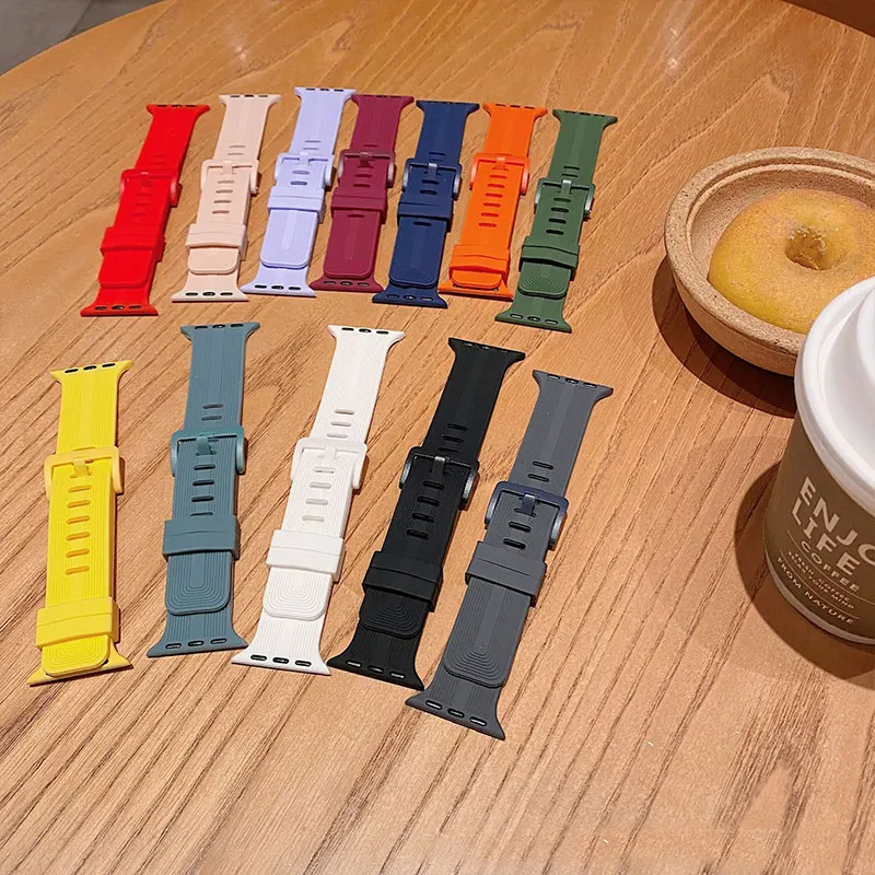 

Silicone Strap For Apple Watch band 45mm 44mm 42mm41mm40mm38mm Smart rubber for iWatch band for Series 7 bracelet 6 se 5 4 3 2
