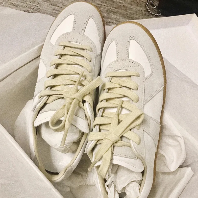 Женские кроссовки из натуральной кожи разные цвета |