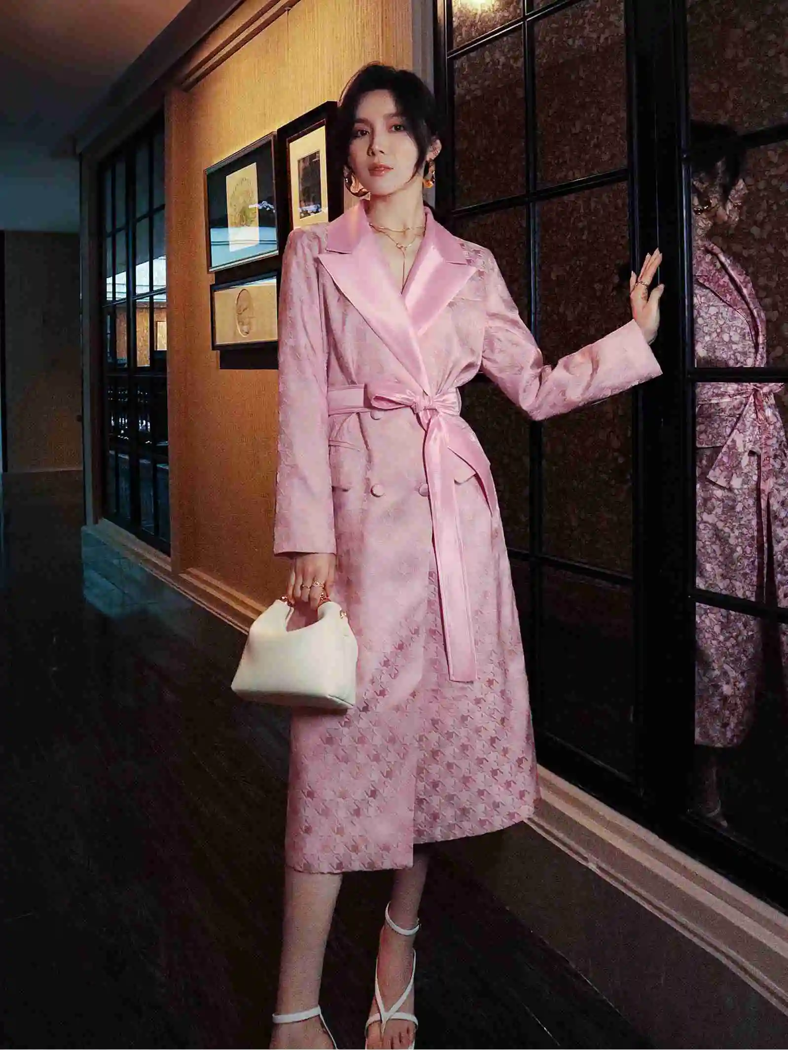 Новая модная китайская шикарная розовая двубортная тонкая ветровка, элегантный новый китайский жаккардовый костюм, длинное пальто