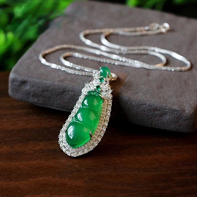 

Natural Green Chalcedony Four Seasons Rich Bean Pendant Women's S925 Silver Embeded Jade Pea Pod Jade Pendant Jade Pendant