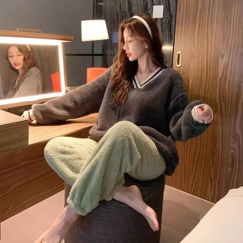 

M-3XL Women Coral Fleece Pajamas Set Winter Warm Thick V-Neck Pyjamas 2Piece /Set Sleepwear Homewear Home Clothes Female