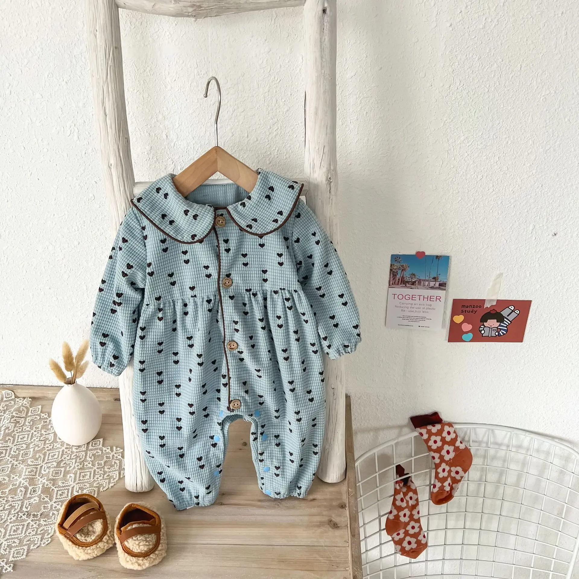 

Новинка 2022 года; Одежда для малышей; Вельветовые комбинезоны в горошек с длинными рукавами и отложным воротником; Верхняя одежда