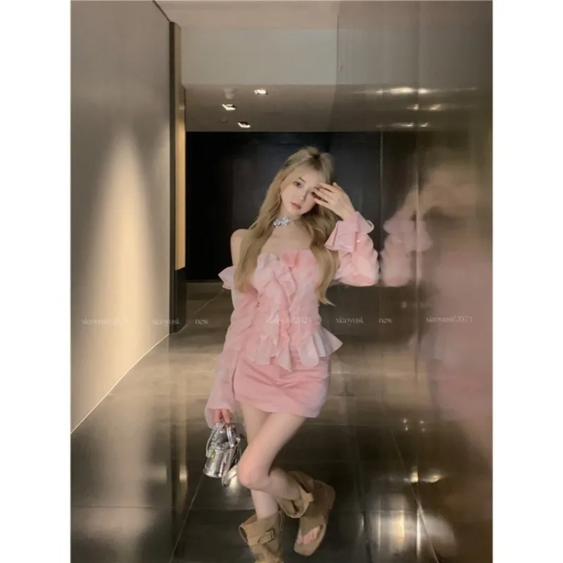 Женский комплект из двух предметов розовая рубашка с открытыми плечами и