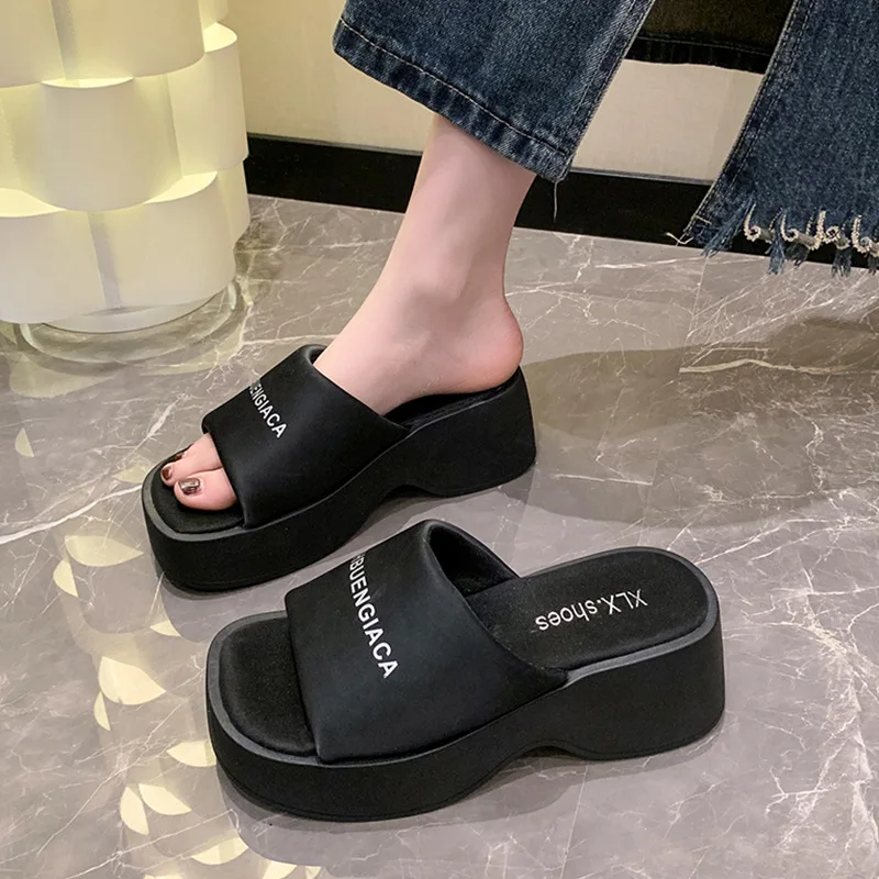 Тапки женские на платформе повседневные шлепанцы тапки средней высоты Пляжная