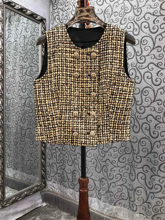 

2023 new women fashion high quality sleeveless crew neck breasted exquisite thick line vest top 0719