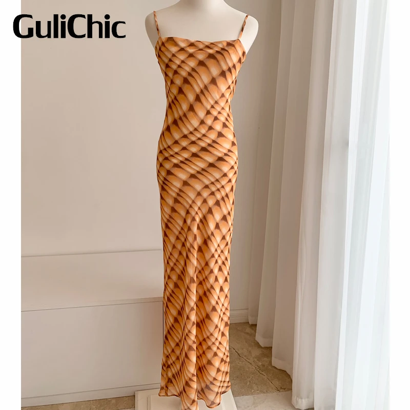 7.8 GuliChic Women Holiday Temperament Slash Neck Spaghetti Strap Gradient Geometric Plaid Print Slim Package Hip Dress