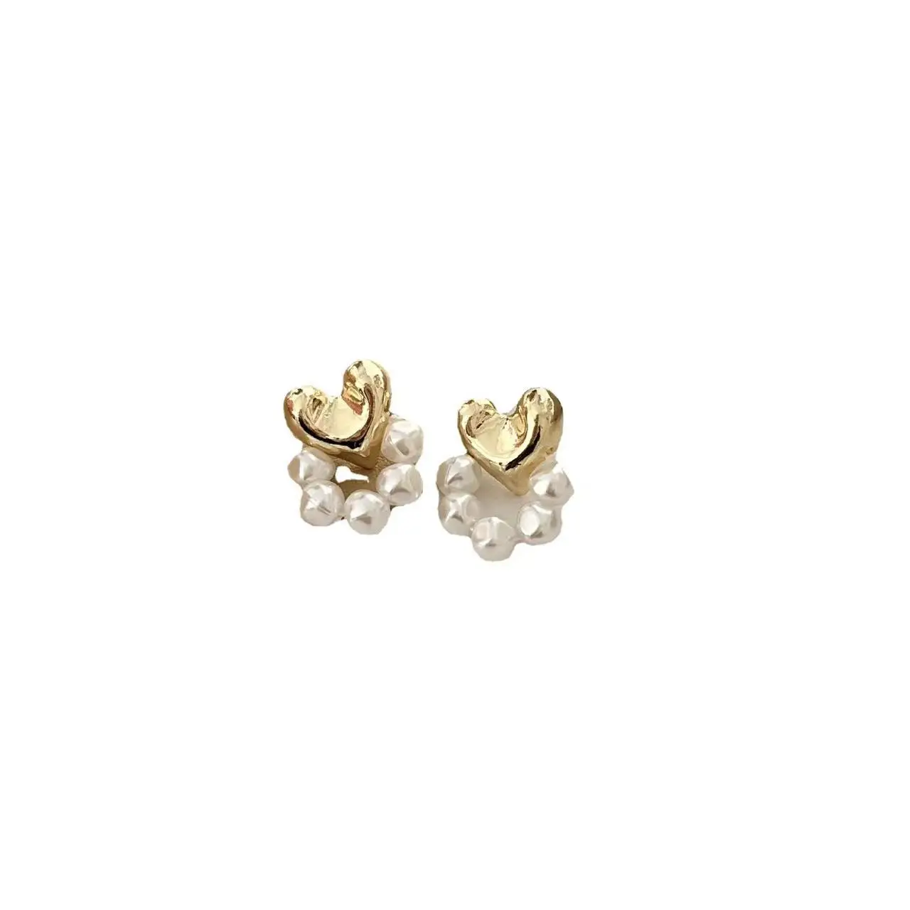 

French retro metal love ear studs temperament senior sense pearl earrings female niche ear clip ear accessories