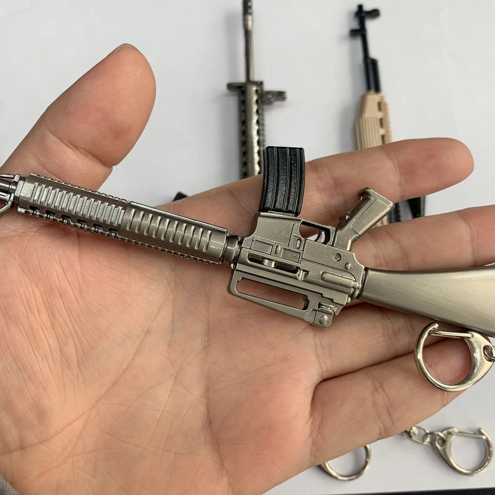 Фото Брелок M416 M4A1 в стиле панк для мужской винтовки №4